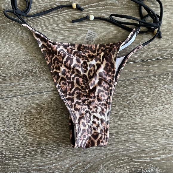 Set of 2 SHEIN Bikini’s Size Medium Cheetah print, Black with Heart rhinestone - Picture 5 of 7
